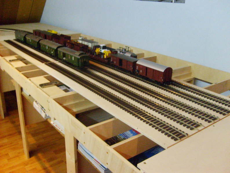 2m Schiebeb�hne als Schattenbahnhof
